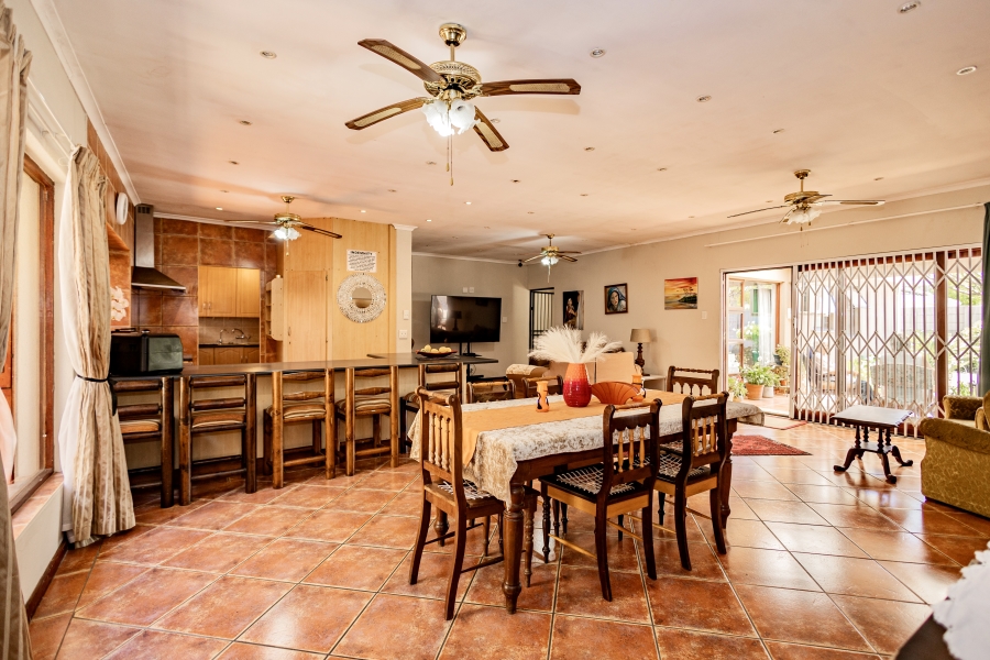 6 Bedroom Property for Sale in Schoongezicht Western Cape